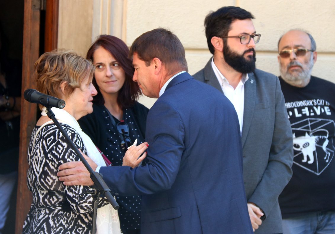 Més de 200 persones condemnen a Sabadell la mort d'un infant a mans del seu pare