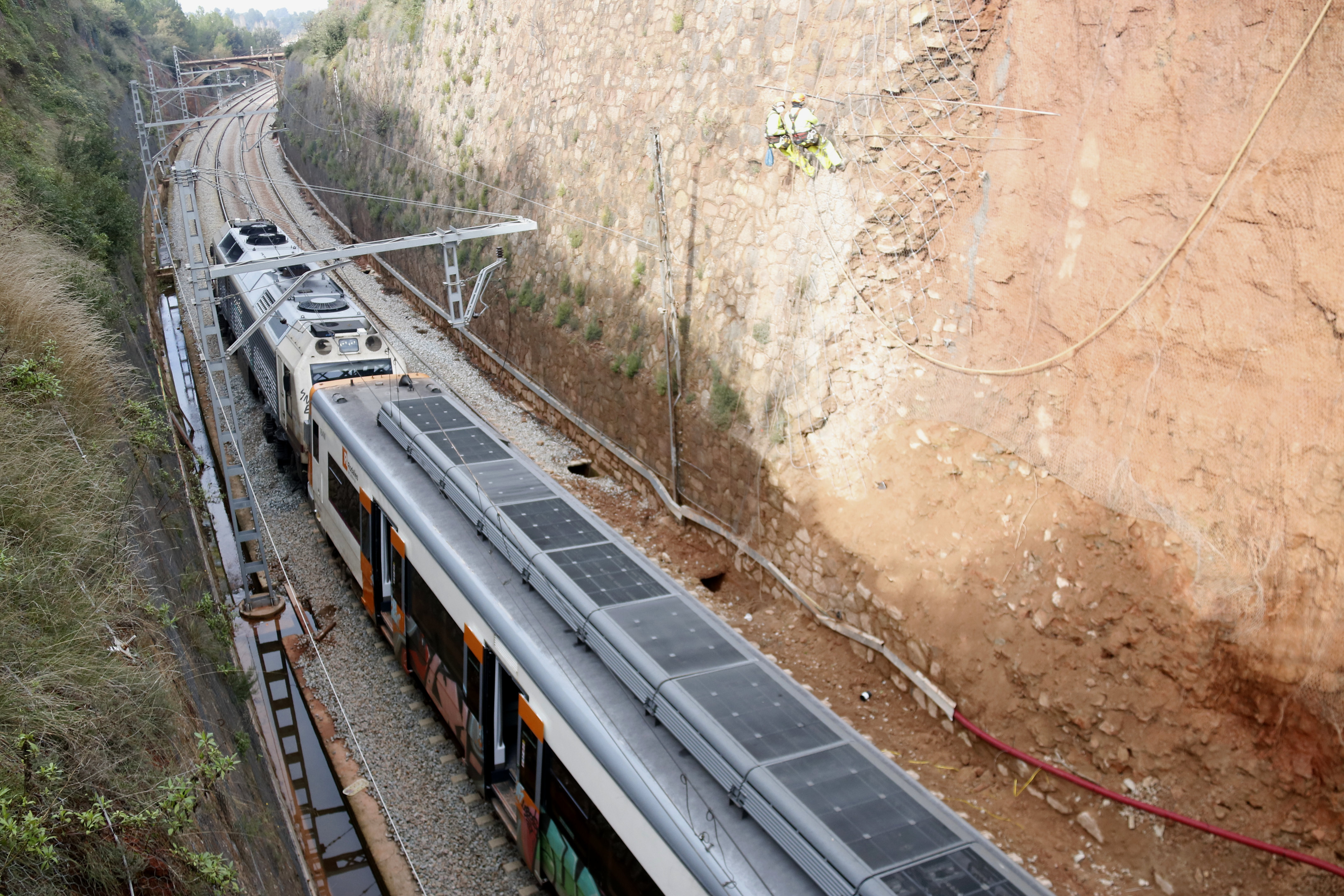 Renfe restablirà la circulació ferroviària a Vacarisses aquest dissabte al matí per una via i en quinze dies per les dues