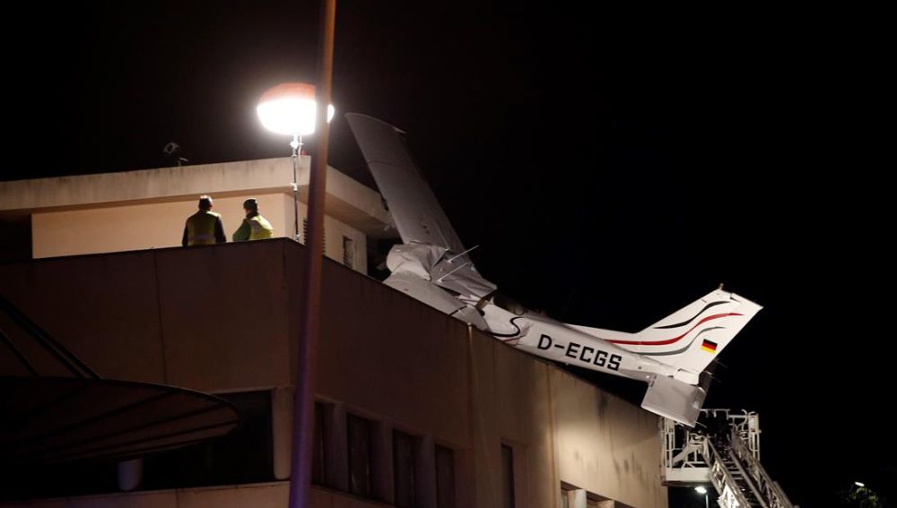 Almenys dos morts en estavellar-se una avioneta a Badia del Vallès