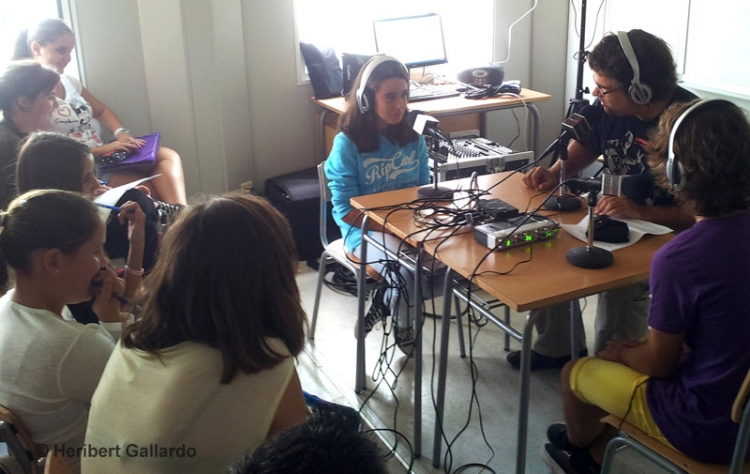 Alumnes de Parets participen a un taller de ràdio