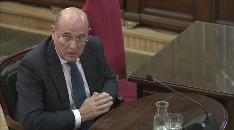 Pérez de los Cobos nega càrregues i actuacions "contra cap votant pacífic" i defensa "l'ús exquisit de la proporcionalitat"