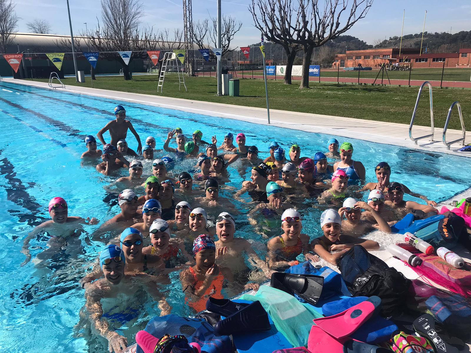 Els nedadors alevins del Vallès s’entrenen al CNG