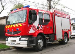 Protecció Civil activa el Transcat per l'incendi d'un camió que transporta matèries perilloses a la C-16, a Terrassa