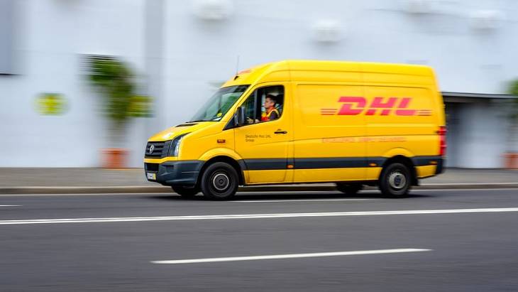 UGT denuncia que DHL coacciona part de la plantilla del CIM Vallès per rebaixar-se el sou sota amenaça d'acomiadament