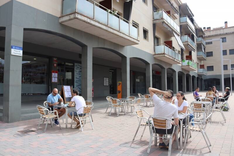Els restaurants de Les Franqueses podran obrir les terrases fins les 23h.en la Fase 1