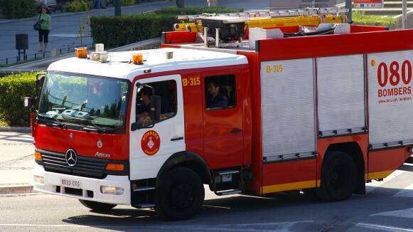 Sabadell desperta amb deu contenidors cremats i cinc cotxes afectats