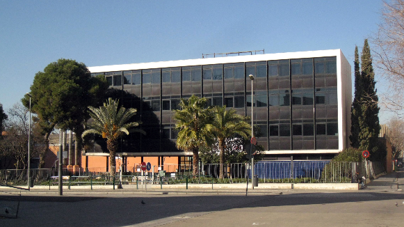 Exalumnes d'un institut de Sabadell denuncien assetjament sexual per part de l'exdirector