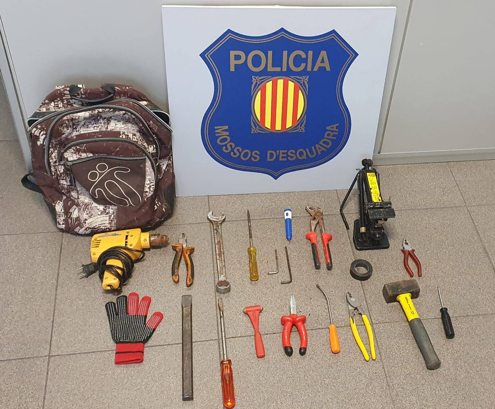Detingut un home quan robava en una casa a Barberà del Vallès