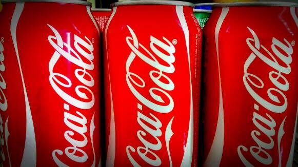 La fàbrica de Coca-Cola a Martorelles inicia la producció de llaunes amb agrupadors de cartró reciclable