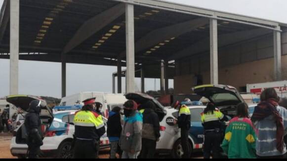 La festa il·legal de Llinars del Vallès acaba amb 2 detinguts, 5 investigats i 215 persones identificades