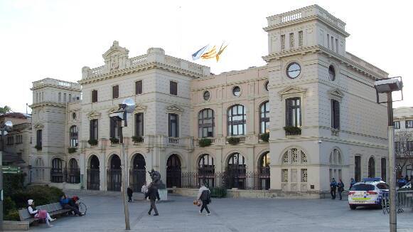 Els veïns de Merinals de Sabadell lamenten que el COAC no opti per l'enderroc dels pisos amb problemes estructurals