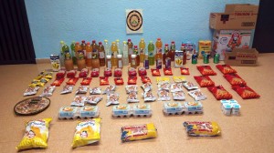 La Policia Local de Montornès comissa 108 productes caducats en una botiga de conveniència del poble