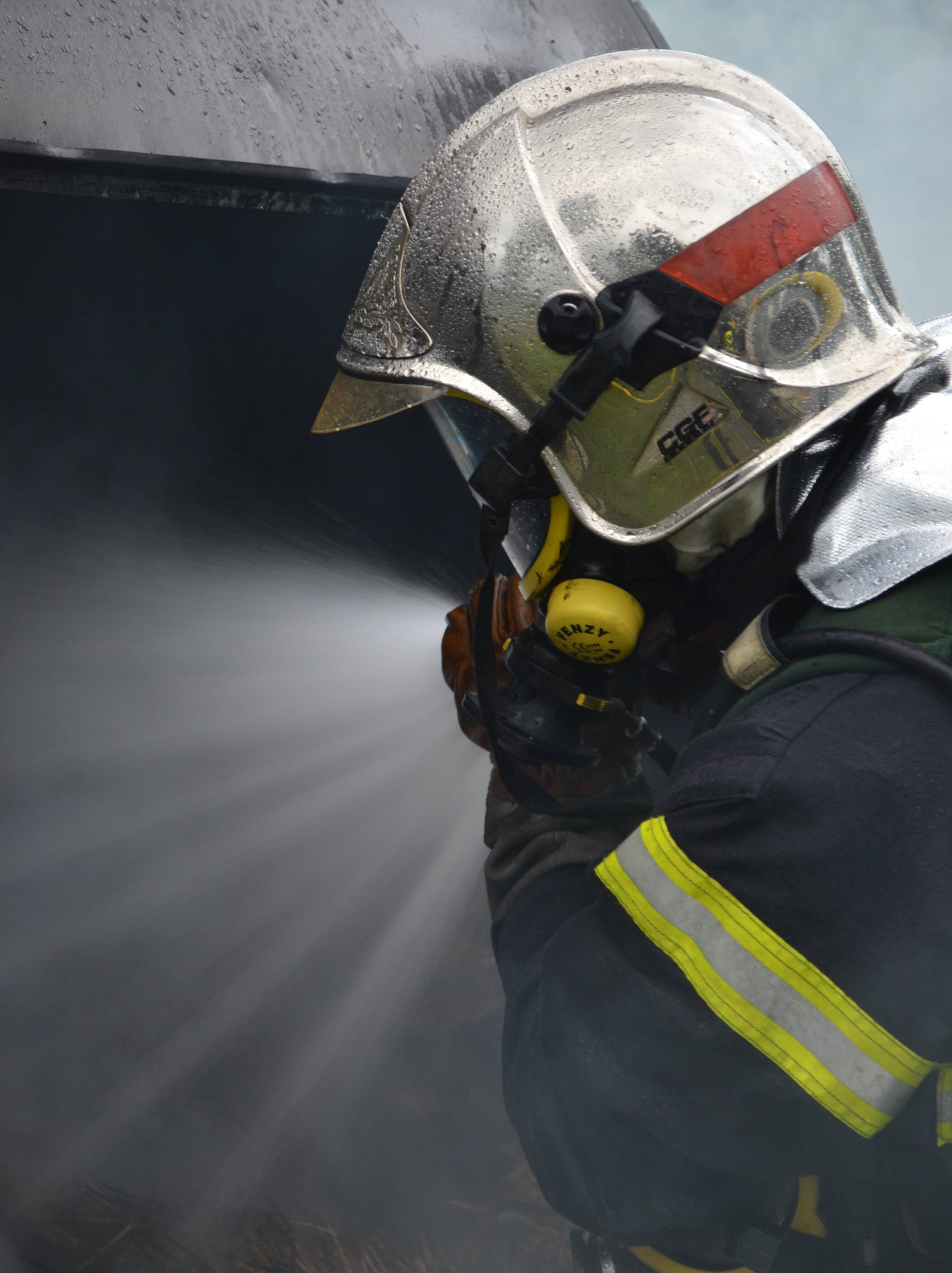 ACTUALIZACIÓ:Extingit un incendi a una indústria de cremalleres a Rubí