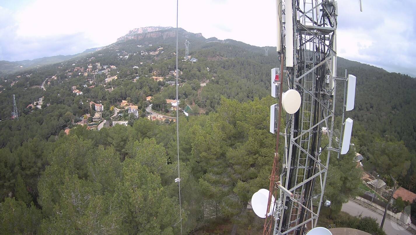 Instal·len quatre càmeres al Parc Natural de Sant Llorenç per detectar possibles incendis forestals
