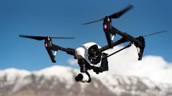 Terrassa incorpora drons per analitzar l'estat de les xemeneies