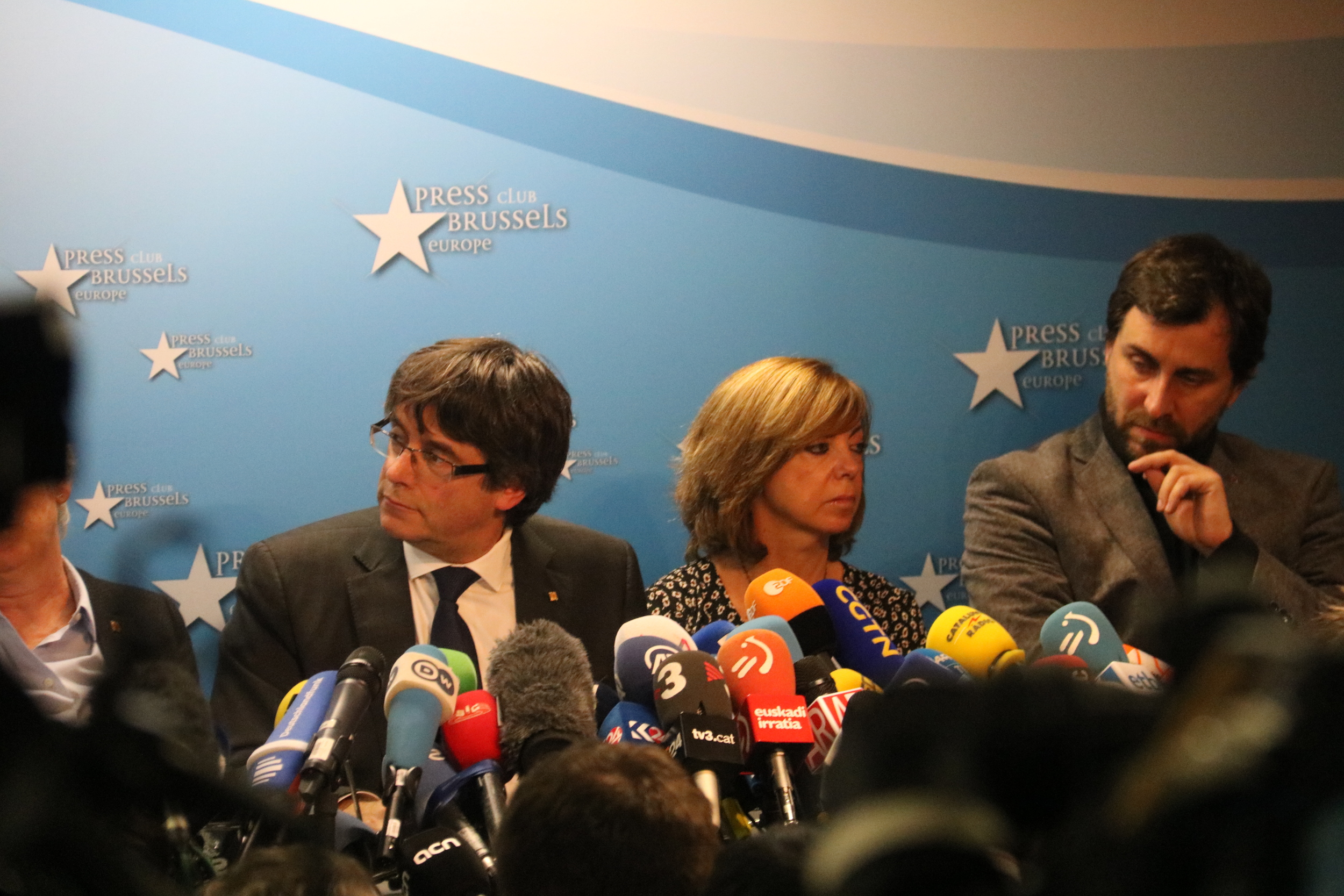 Puigdemont nega que demani asil polític a Bèlgica i assegura que és a Brussel·les per actuar amb 