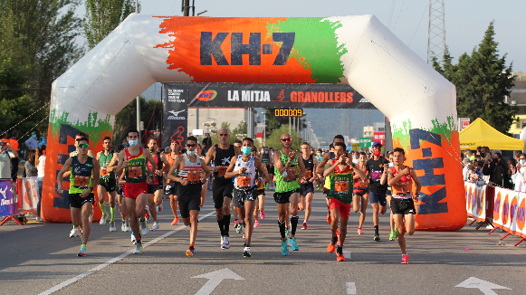 La 35a edició de la Mitja Marató de Granollers ha comptat amb la presència de 30.000 corredors i corredores