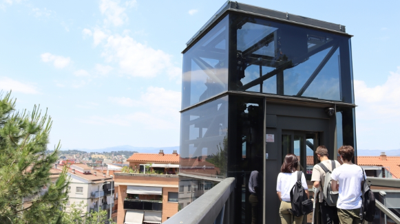 Es posa en marxa l'ascensor de la plaça dels Països Catalans de les Franqueses del Vallès