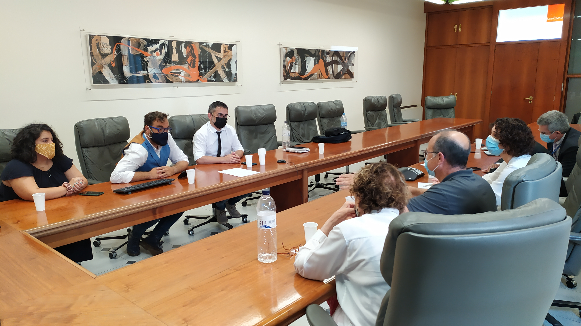 Juli Fernàndez, portaveu republicà de salut, es reuneix amb la direcció i el comitè d'empresa de l'Hospital Parc Taulí de Sabadell