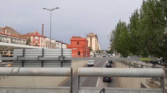 Reparacions puntuals del paviment de diferents ponts de la Gran Via de Sabadell, aquest agost