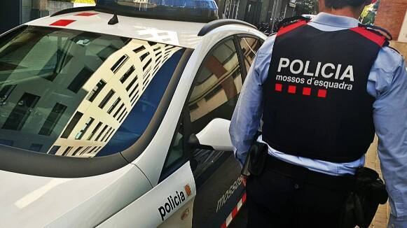 Tres menors detinguts a Sant Cugat del Vallès per robar dos mòbils amb violència i intimidació