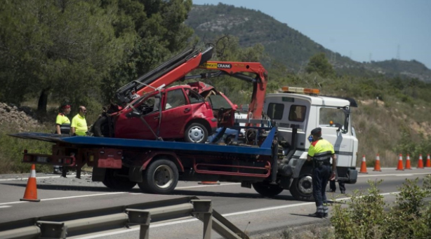 Moren els dos ocupants d'un turisme en un accident a la Roca del Vallès