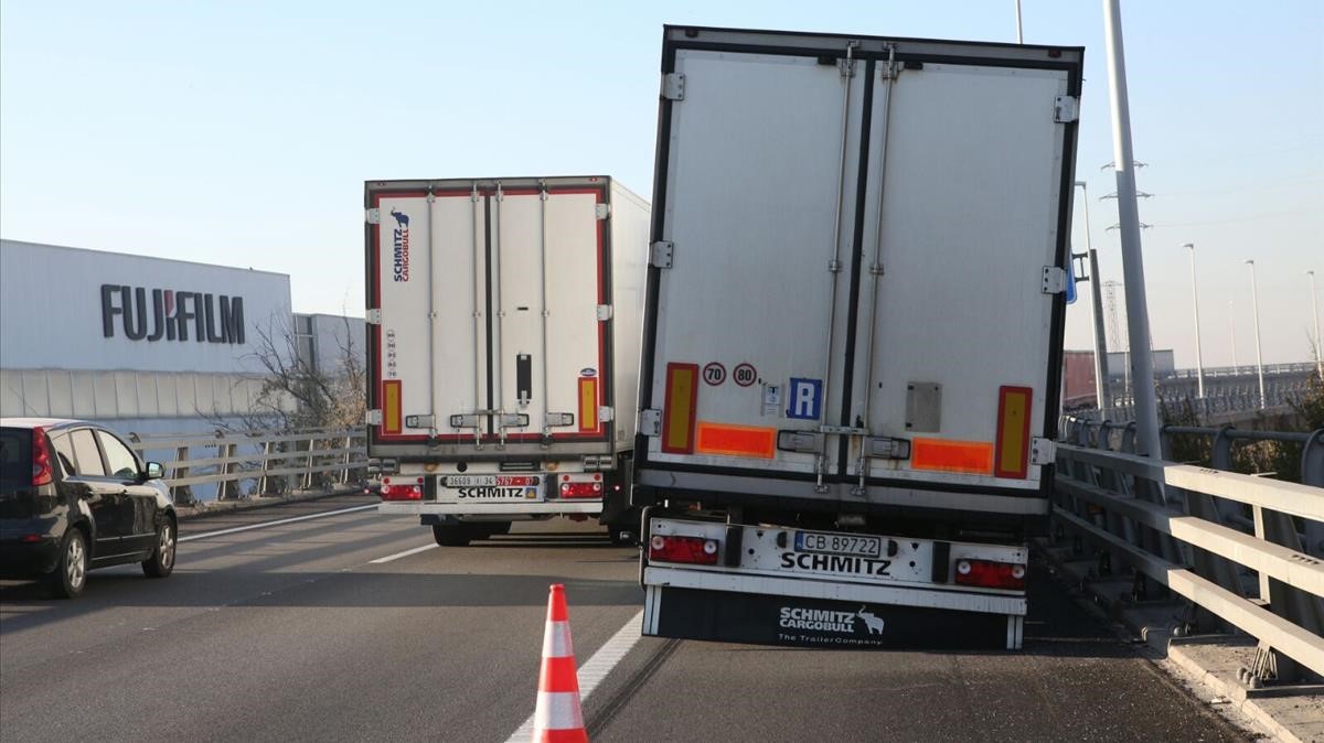 Els Mossos detenen un sospitós de punxar massivament les rodes de camions a l'AP-7 a principis de mes
