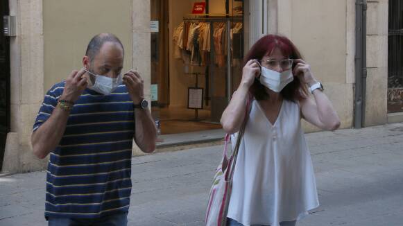 El govern espanyol aprovarà dimarts l'eliminació de la mascareta obligatòria a l'exterior, que serà efectiva dijous
