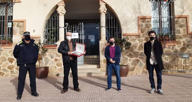 L'alcalde de l'Ametlla del Vallès nega que s'estigui afrontant cap despesa relacionada amb la defensa de l'ex inspector denunciat per assetjament