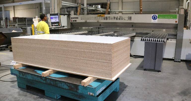 Empreses del sector de la fusta, "desesperades" per trobar-ne d'originària de Rússia i busquen com substituir-la
