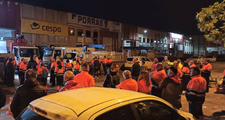 Seguiment del 100% a la vaga indefinida del servei públic de recollida de residus a Cerdanyola del Vallès