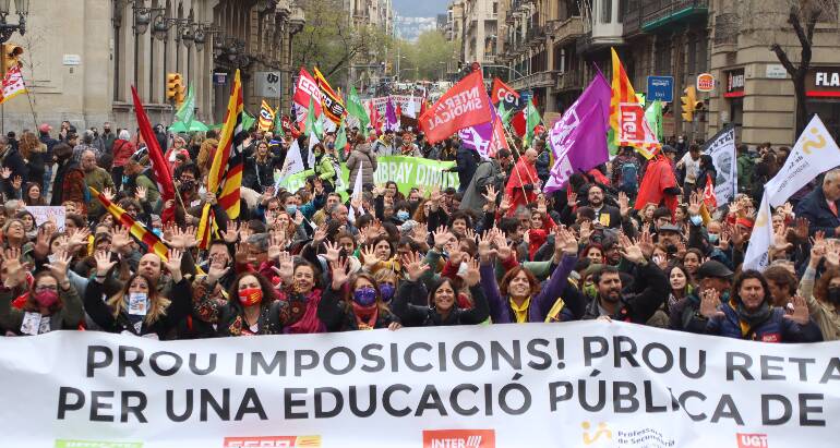 Els sindicats educatius plantegen noves jornades de vaga i no descarten l’aturada indefinida