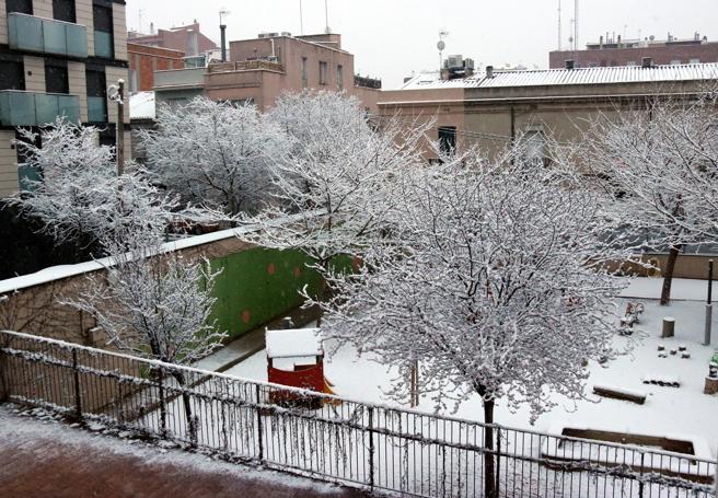 La neu ha obligat a tancar fins ara 21 escoles i 3.390 alumnes s'han quedat sense classes