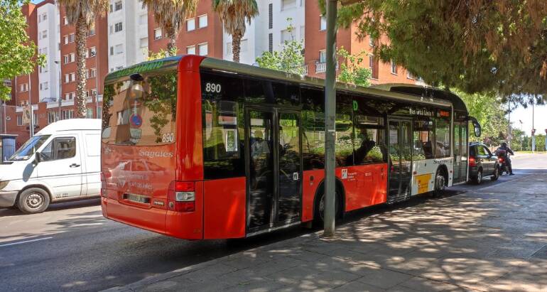 Mollet manté la rebaixa del preu en el transport públic i redueix a un 50% el preu de la targeta multiviatge del bus urbà