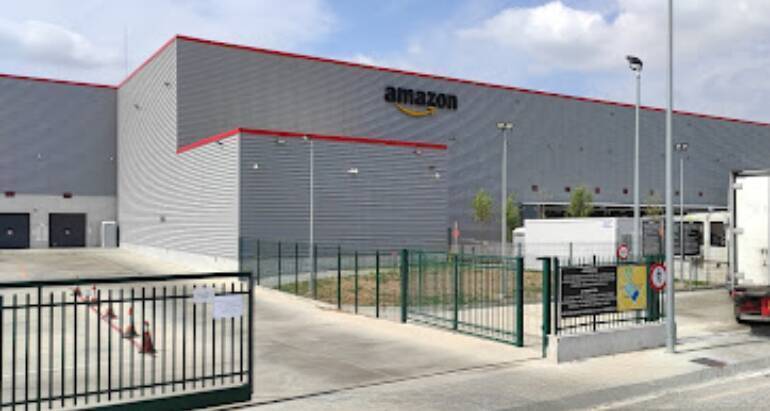 Amazon tanca el centre logístic de Martorelles i trasllada la seva activitat a Figueres i Saragossa mentre que el sindicat s'hi oposa