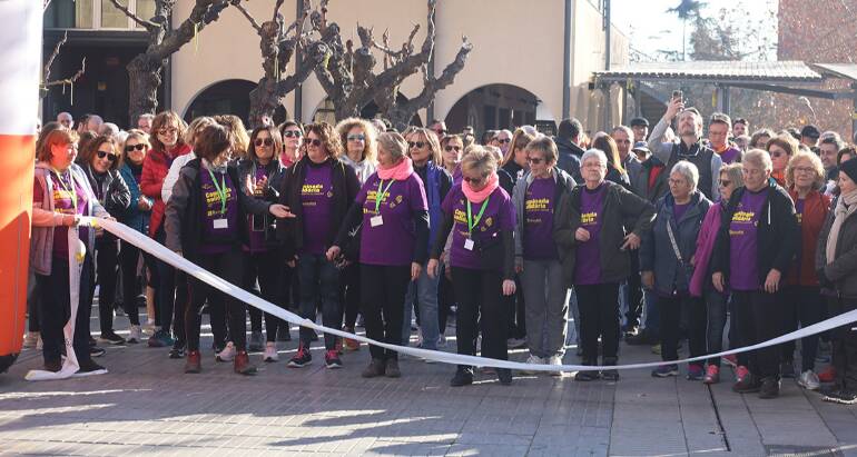 Èxit de participació en la 6a edició de la caminada solidària de Parets contra el càncer